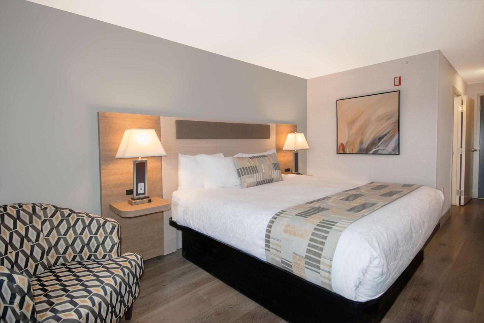 Coast Abbotsford Hotel & Suites Exterior foto